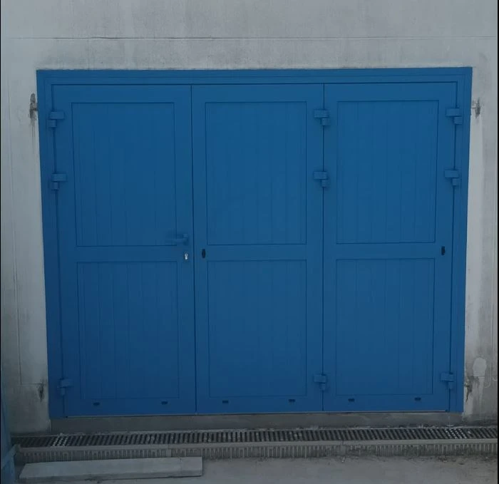 Porte de garage ALU 3 vantaux RAL 5015 à Séné